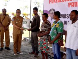 Pj Bupati Mappi Salurkan Beras Cadangan Pangan Pemerintah Tahap II
