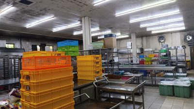 Anggota Komisi VII DPR RI Tinjau Dapur Umum Program MBG di Timika 2 IMG 20250113 WA01231