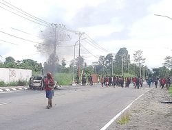 Dua Kelompok Warga Bentrok di Jalan C. Heatubun, Enam Orang Terluka