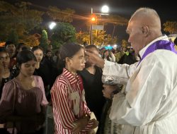 Ribuan Umat Katolik Ikuti Misa Rabu Abu di Gereja Katedral Tiga Raja