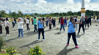 Tingkatkan Produktivitas Kerja, Pegawai di Lingkup Pemkab Mimika Lakukan Olahraga Kebugaran 2 IMG 20250502 WA0143