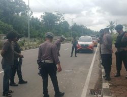 Tabrak Mobil Saat Parkir, Pengendara Motor Tewas