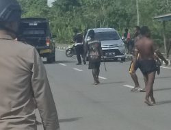 Dua Kelompok Warga Saling Serang di Distrik Kuala Kencana, Ini Pemicunya